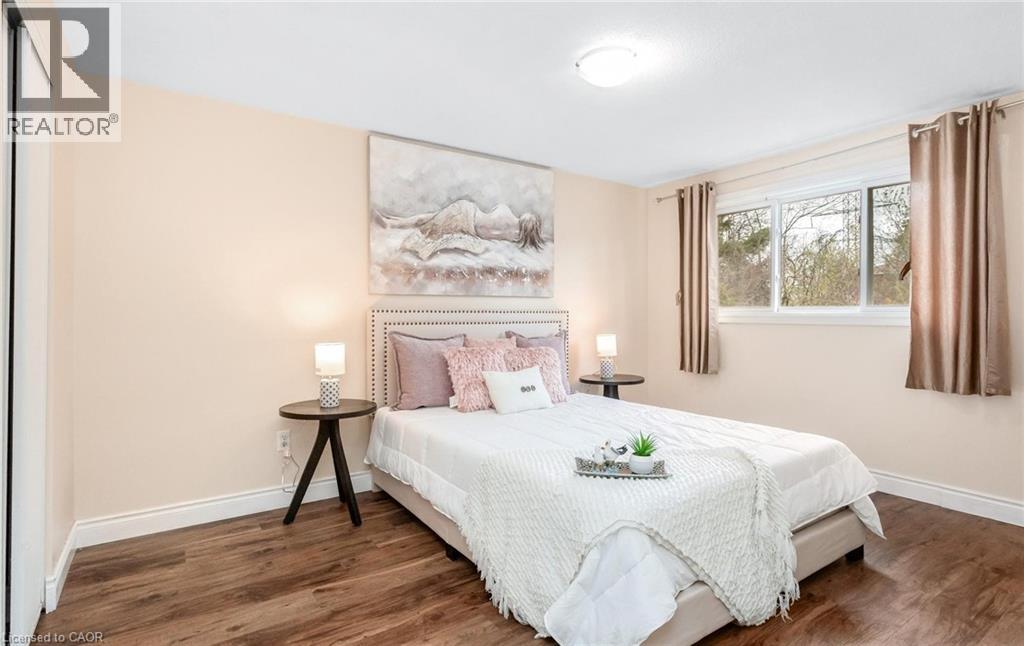 501 GLENELM Crescent thumbnail 26