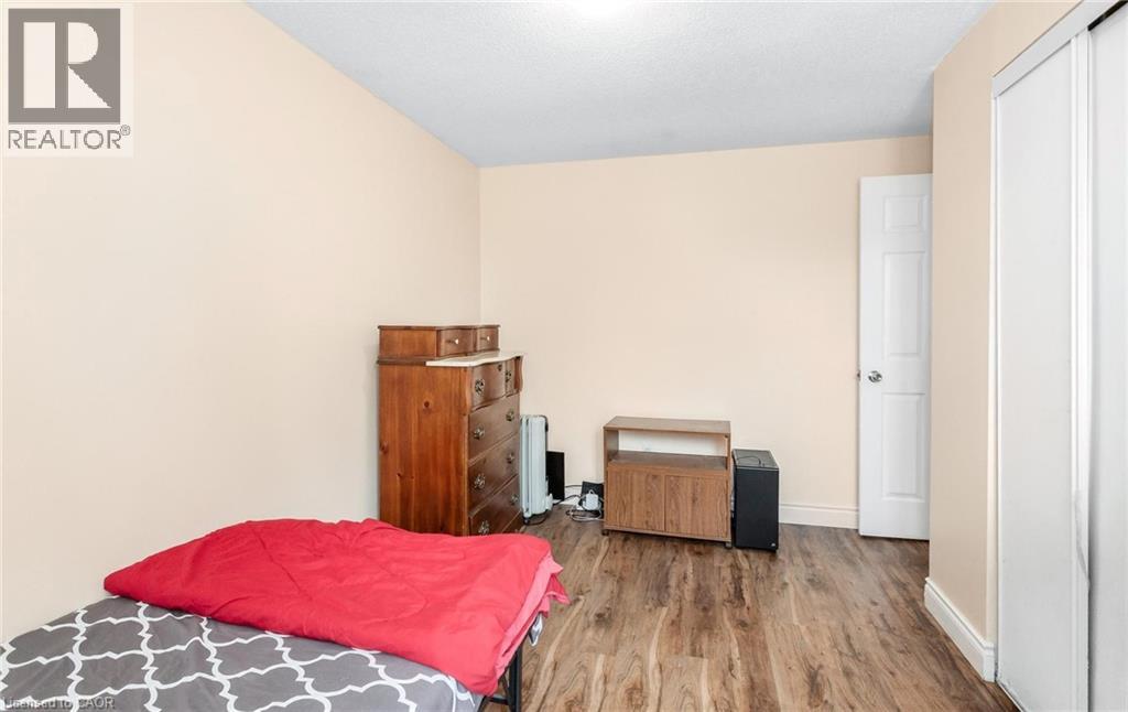 501 GLENELM Crescent thumbnail 33