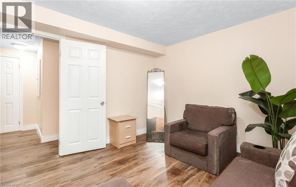 501 GLENELM Crescent thumbnail 39