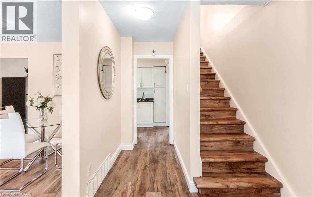 501 GLENELM Crescent thumbnail 8