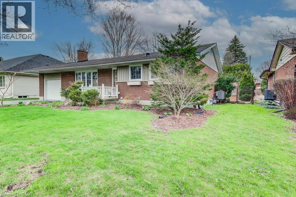 8 BLUEJAY Road thumbnail 3