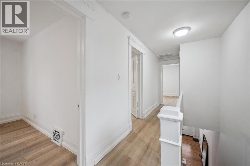 48 RICH Avenue thumbnail 16