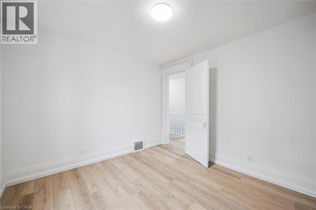 48 RICH Avenue thumbnail 19