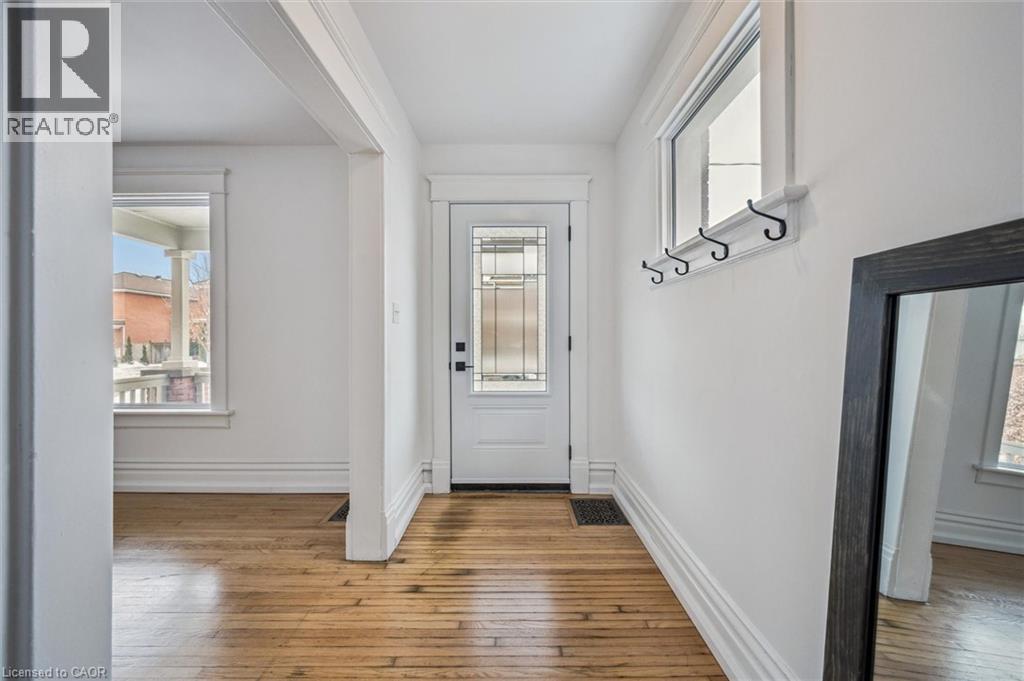 48 RICH Avenue thumbnail 6