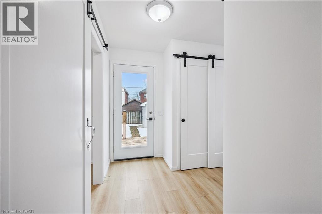 48 RICH Avenue thumbnail 13