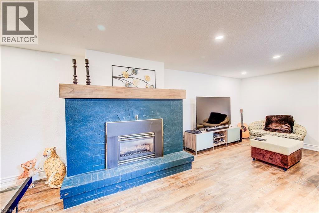 14 GRAYSTONE Avenue thumbnail 35