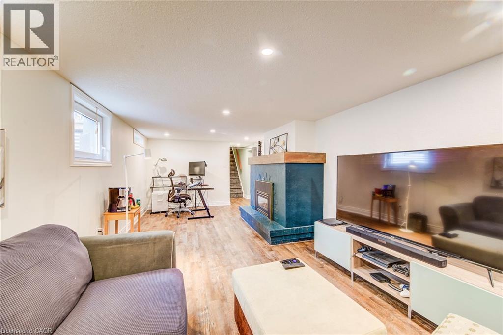 14 GRAYSTONE Avenue thumbnail 37