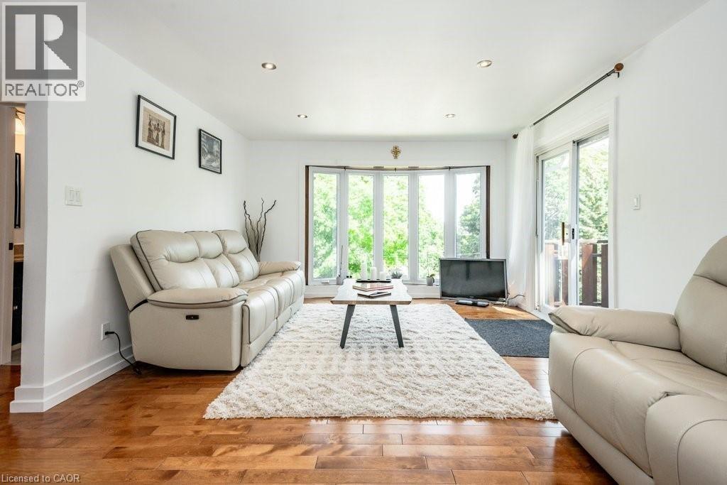 22 DUNDONALD Road thumbnail 19