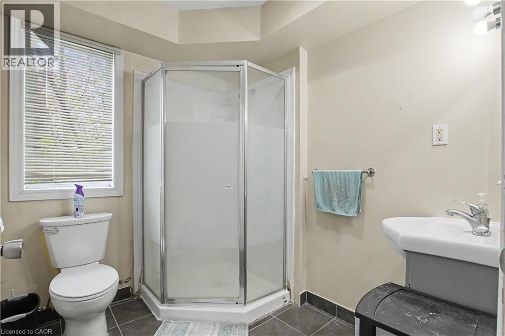 16 COLUMBIA Street W thumbnail 14