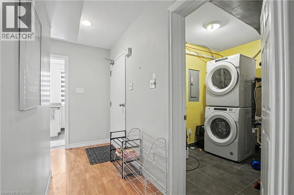16 COLUMBIA Street W thumbnail 7