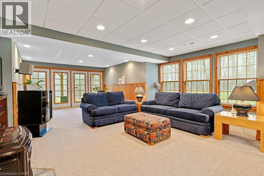 2 HUGHSON Lane thumbnail 36