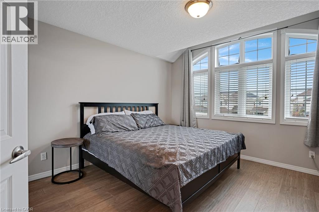 99 UDVARI Crescent thumbnail 29