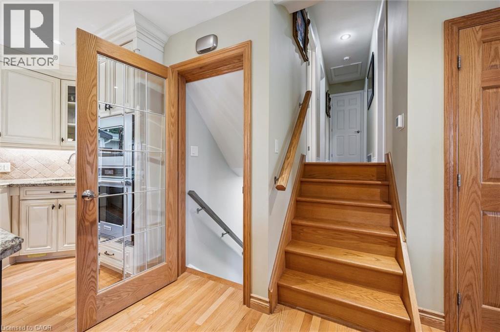574 SPRUCEHILL Avenue thumbnail 18