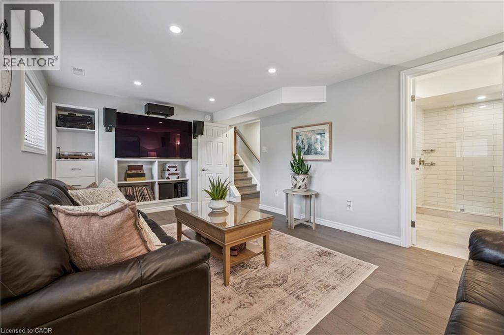 574 SPRUCEHILL Avenue thumbnail 27