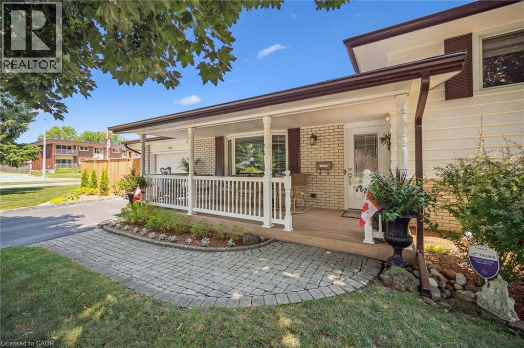 574 SPRUCEHILL Avenue thumbnail 3