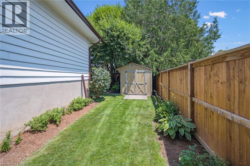 574 SPRUCEHILL Avenue thumbnail 30