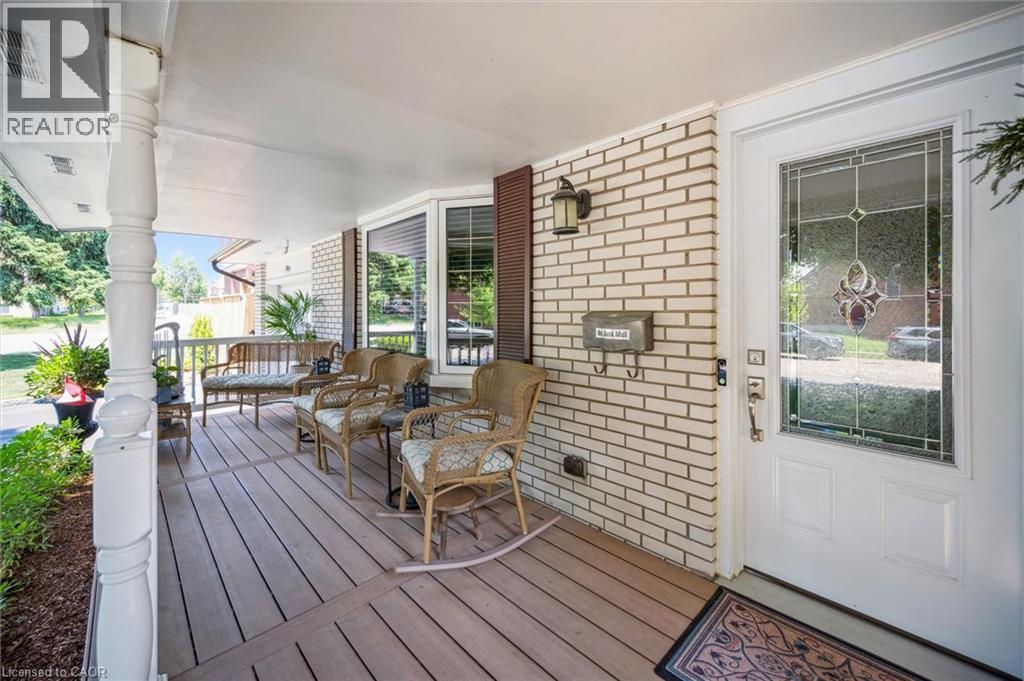 574 SPRUCEHILL Avenue thumbnail 4