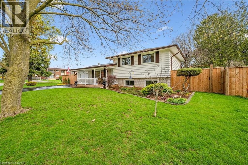 574 SPRUCEHILL Avenue thumbnail 5