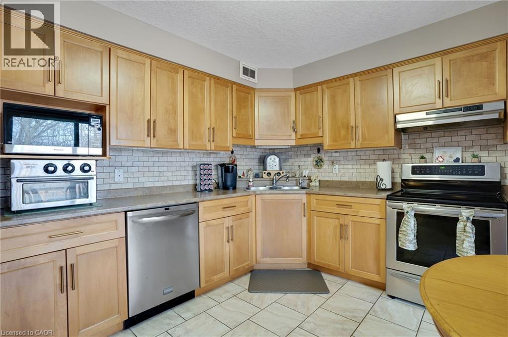 214 SNYDERS Road E Unit# 4 thumbnail 16