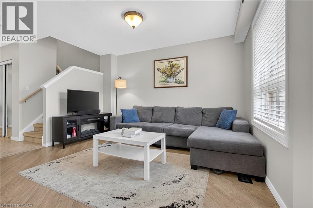 12 FERNCLIFFE Street thumbnail 11