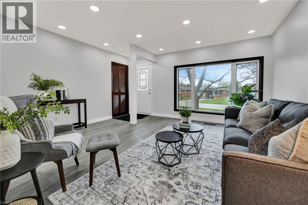 246 HILLCREST Road thumbnail 11