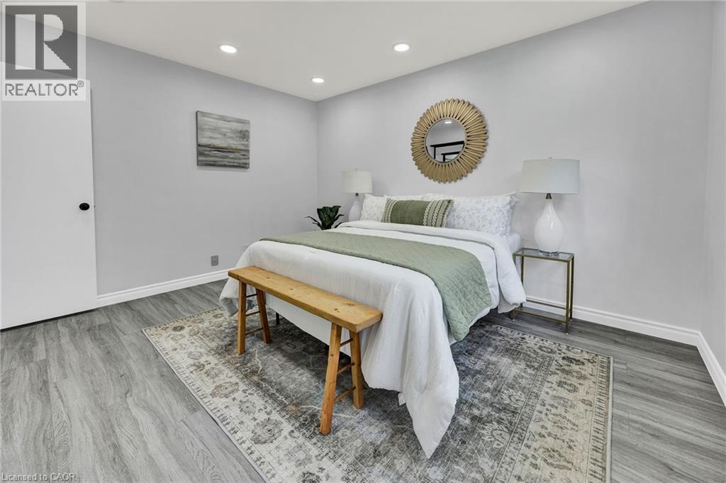 246 HILLCREST Road thumbnail 19