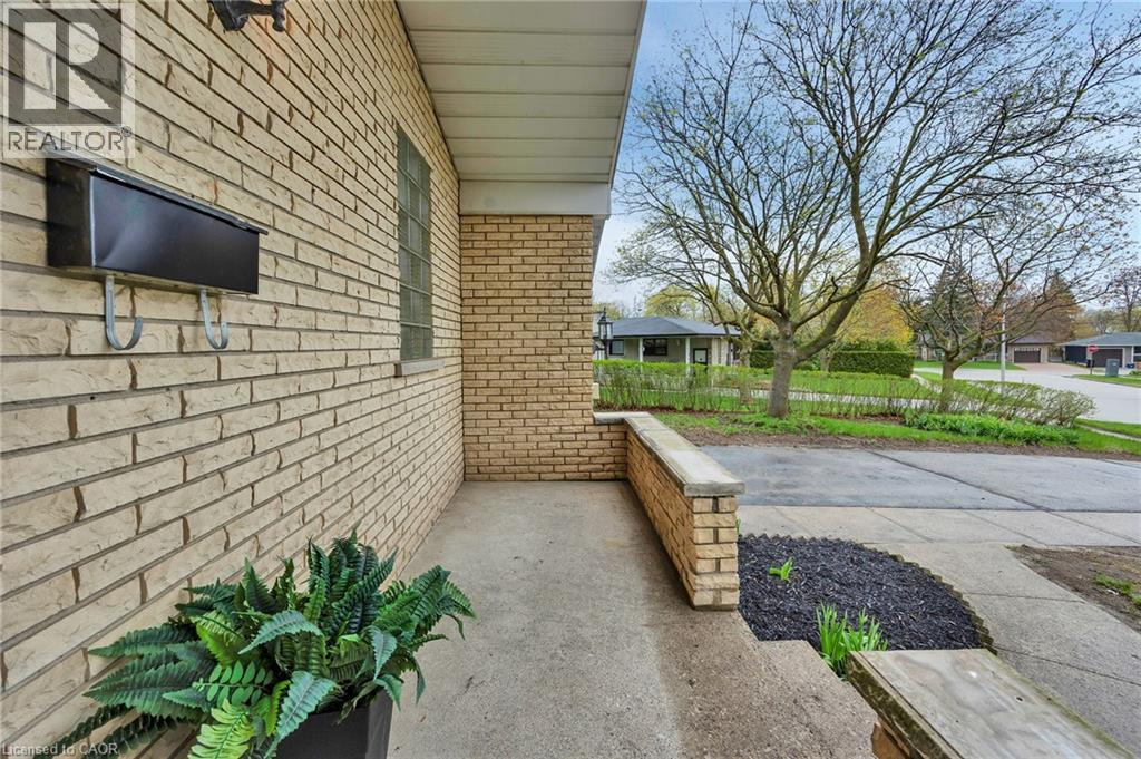 246 HILLCREST Road thumbnail 2