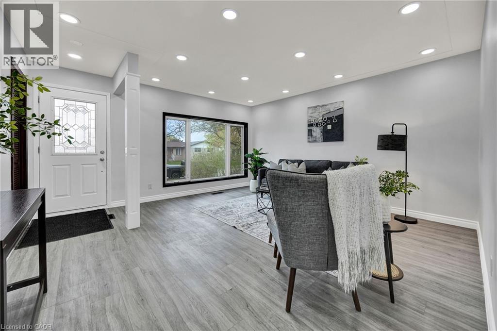 246 HILLCREST Road thumbnail 8