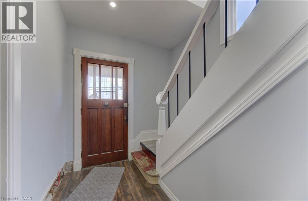 138 COURTLAND Avenue E thumbnail 2