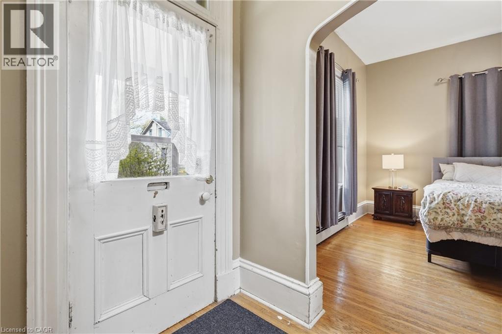 114 GRAND Avenue S thumbnail 5