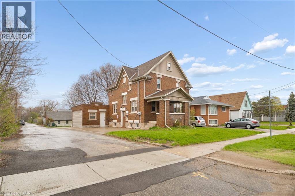 22 DELLROY Avenue thumbnail 2