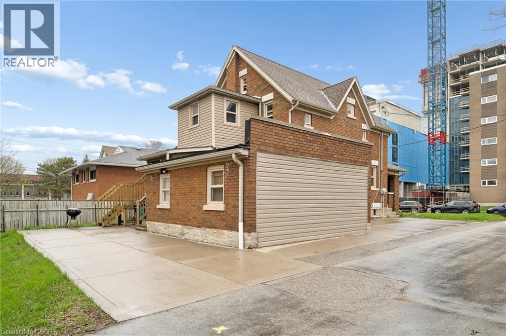 22 DELLROY Avenue thumbnail 8