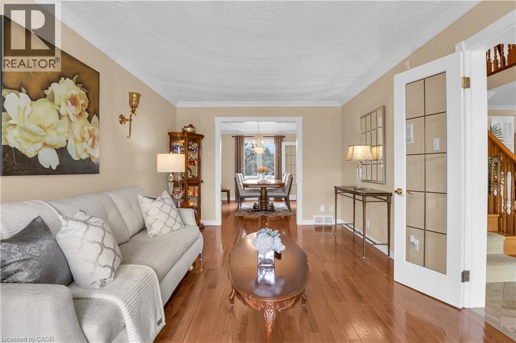 228 MICHENER Crescent thumbnail 15