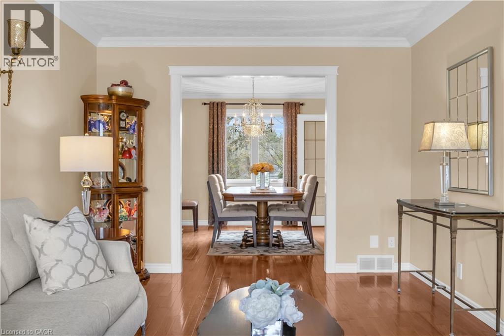 228 MICHENER Crescent thumbnail 17