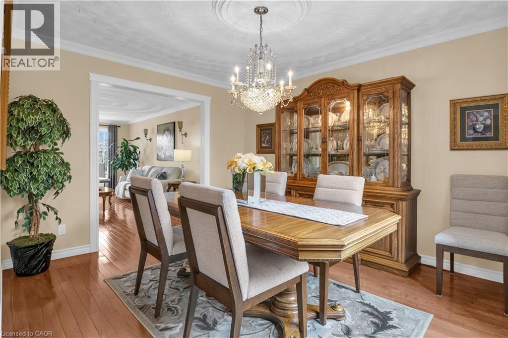228 MICHENER Crescent thumbnail 20