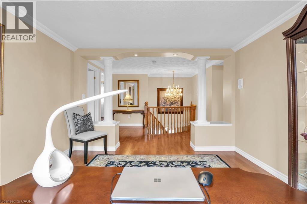 228 MICHENER Crescent thumbnail 24