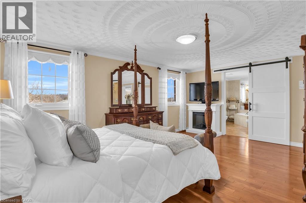 228 MICHENER Crescent thumbnail 26