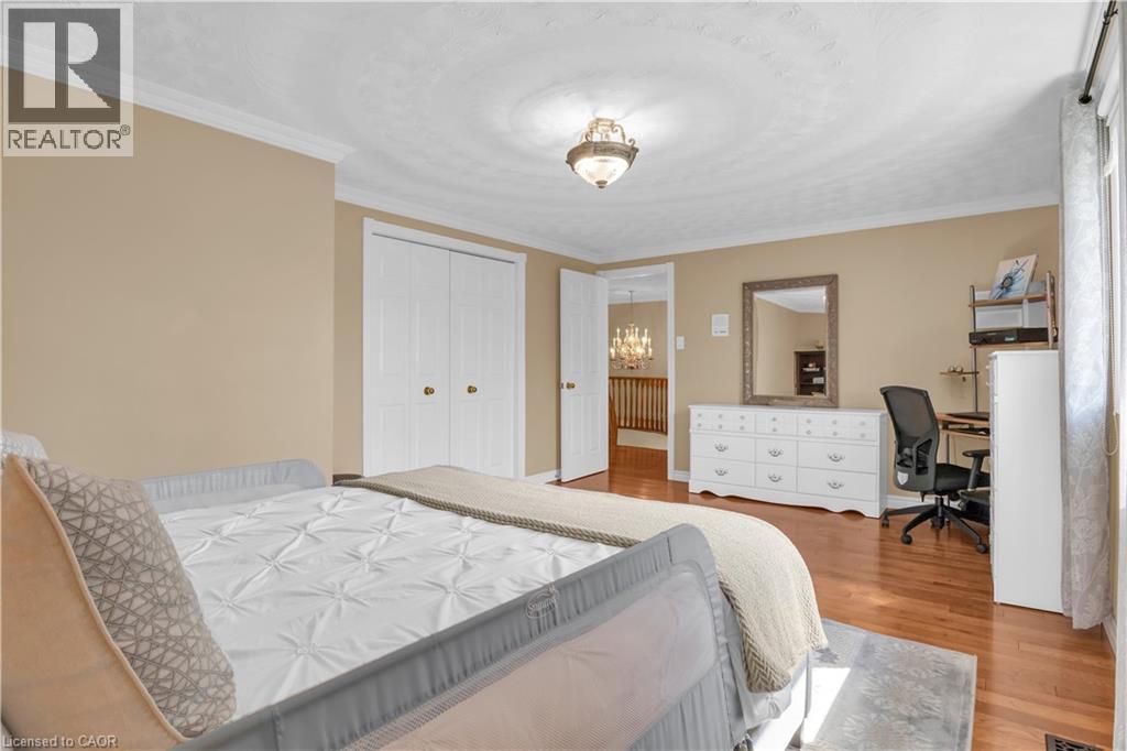228 MICHENER Crescent thumbnail 33