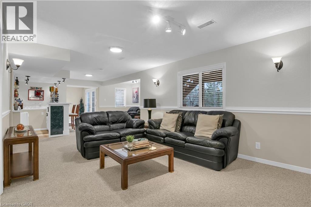 228 MICHENER Crescent thumbnail 38