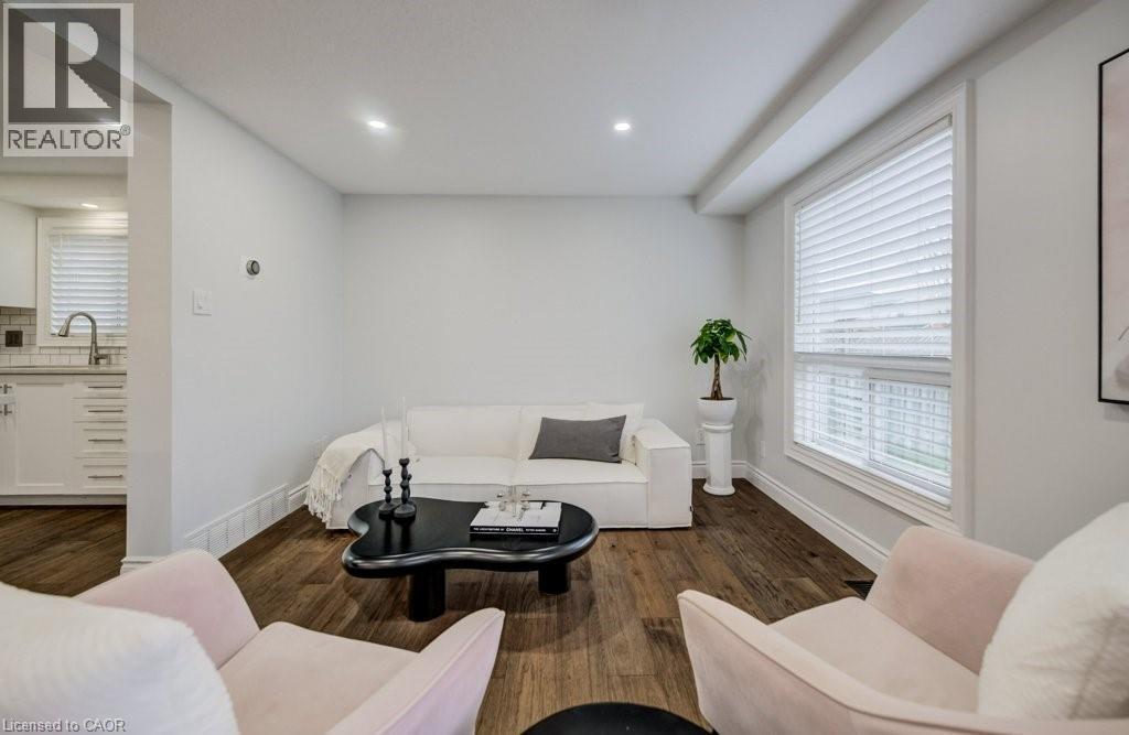 255 HIGHBROOK Crescent thumbnail 10