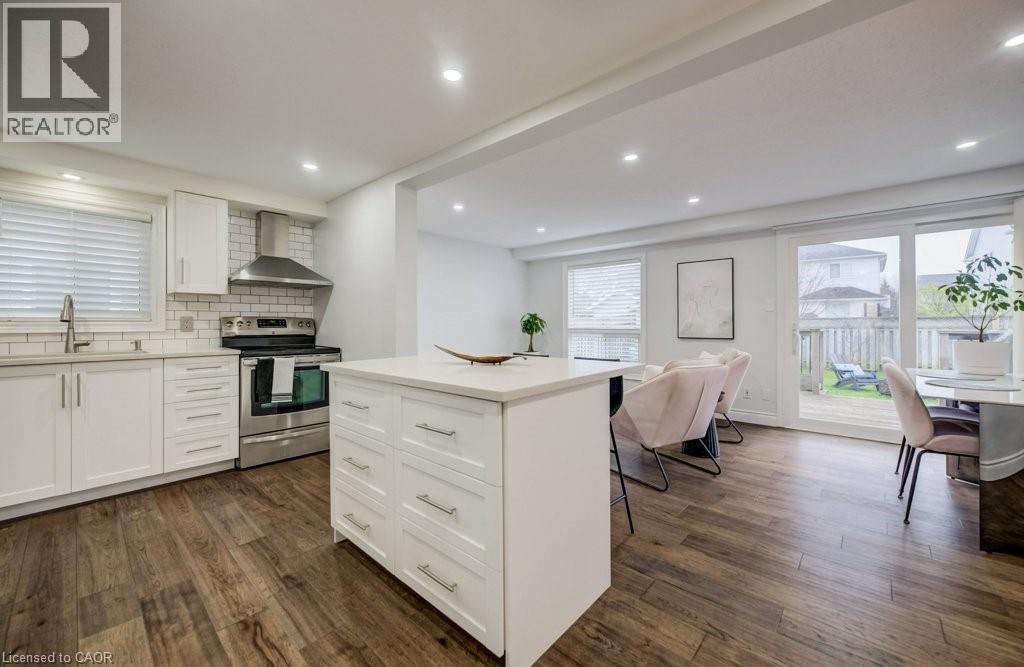255 HIGHBROOK Crescent thumbnail 4