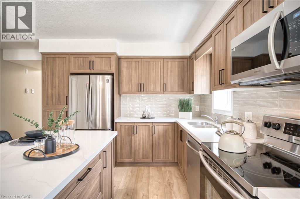 160 ROCHEFORT Street Unit# A15 thumbnail 15