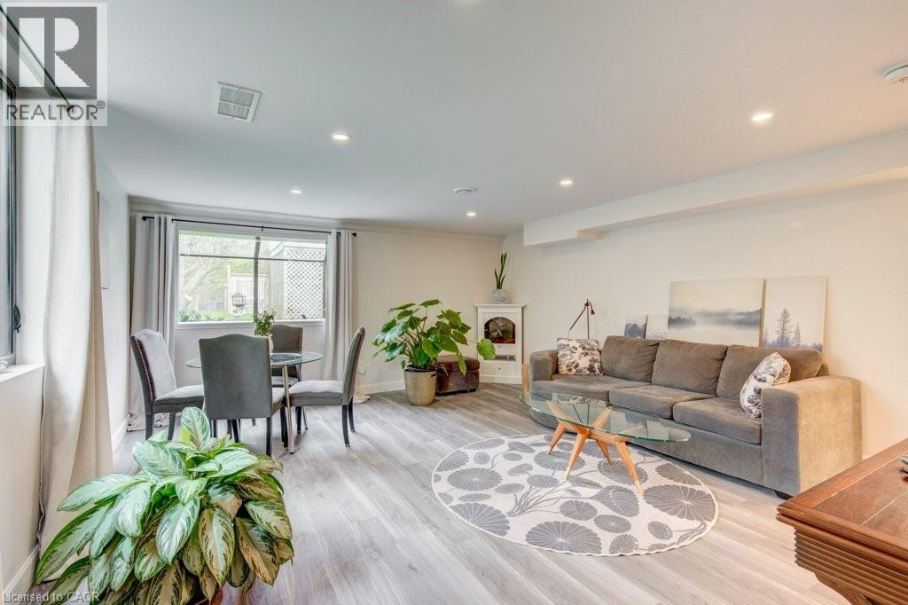 112 MITCHELL Street thumbnail 28