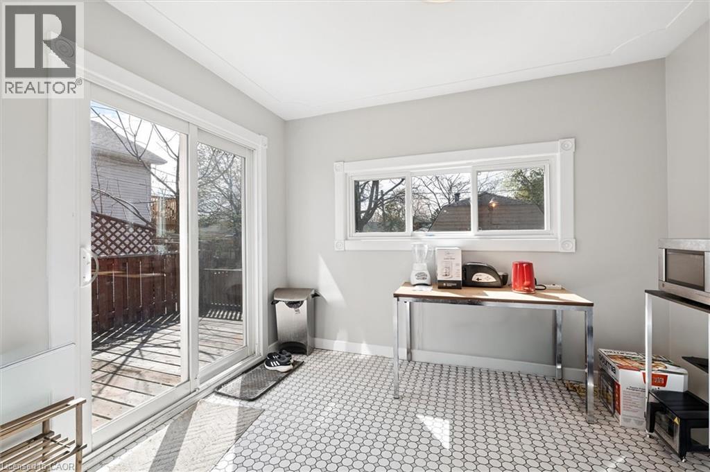 367 VICTORIA Street S thumbnail 13