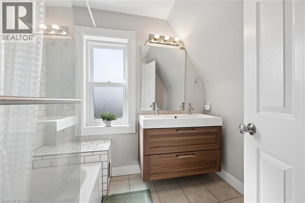 367 VICTORIA Street S thumbnail 19