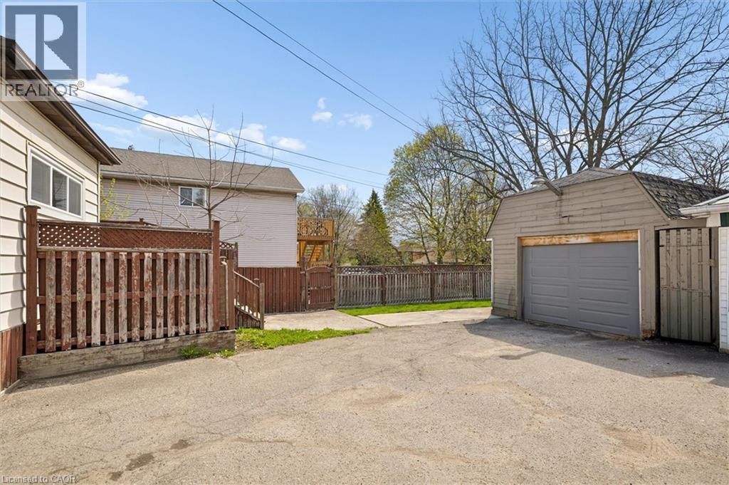 367 VICTORIA Street S thumbnail 26