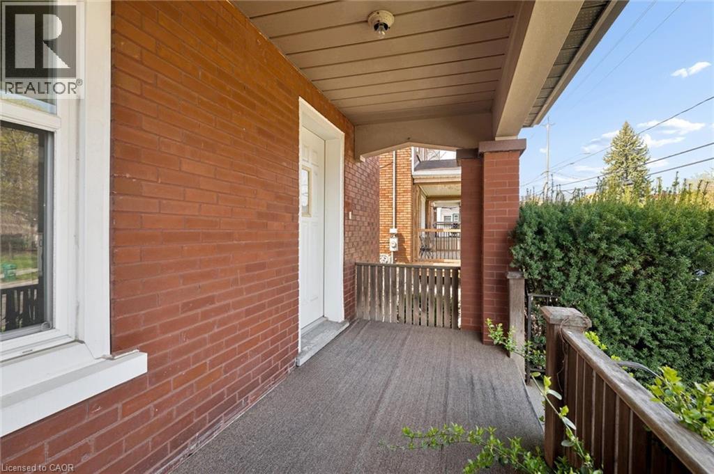 367 VICTORIA Street S thumbnail 4