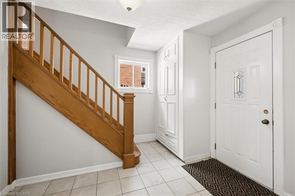 367 VICTORIA Street S thumbnail 6