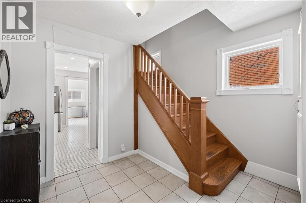 367 VICTORIA Street S thumbnail 7