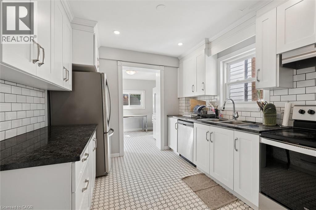 367 VICTORIA Street S thumbnail 9